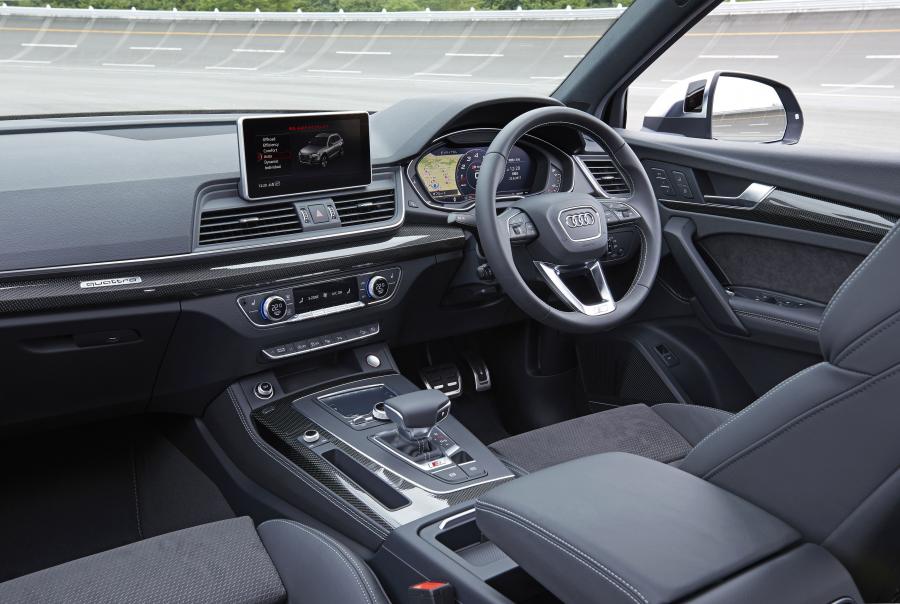 Торпедо Audi SQ5 3.0 TFSI 2017 года  (JP) (фото 10 из 18)